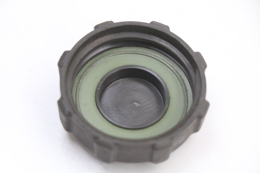 photo de KOREK ZBIORNIKA PALIWA PIAGGIO X10 125 (2012 - 2017) - Zoom stanu zużycia