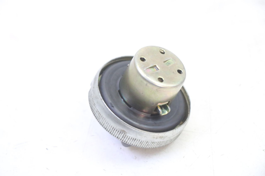 photo de KOREK ZBIORNIKA PALIWA HONDA X8R 50 (1998 - 2003) - Inny kąt widzenia