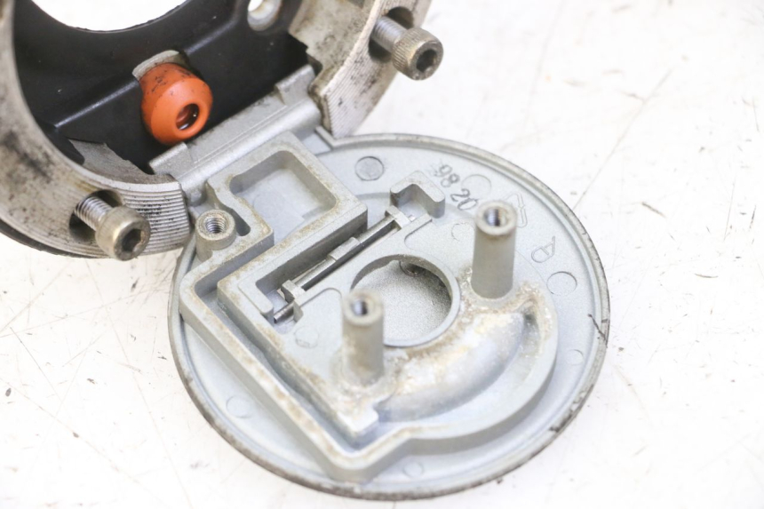 photo de KOREK ZBIORNIKA PALIWA YAMAHA XJ6 ABS 600 (2008 - 2016) - Szczegół części