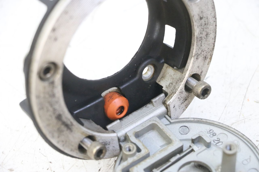 photo de KOREK ZBIORNIKA PALIWA YAMAHA XJ6 ABS 600 (2008 - 2016) - Zoom stanu zużycia