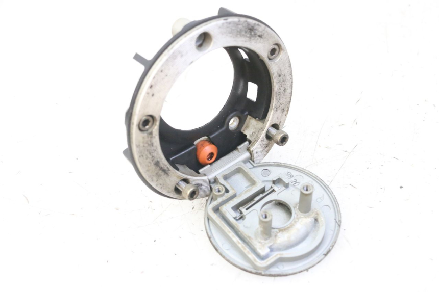 photo de KOREK ZBIORNIKA PALIWA YAMAHA XJ6 ABS 600 (2008 - 2016) - Inny kąt widzenia