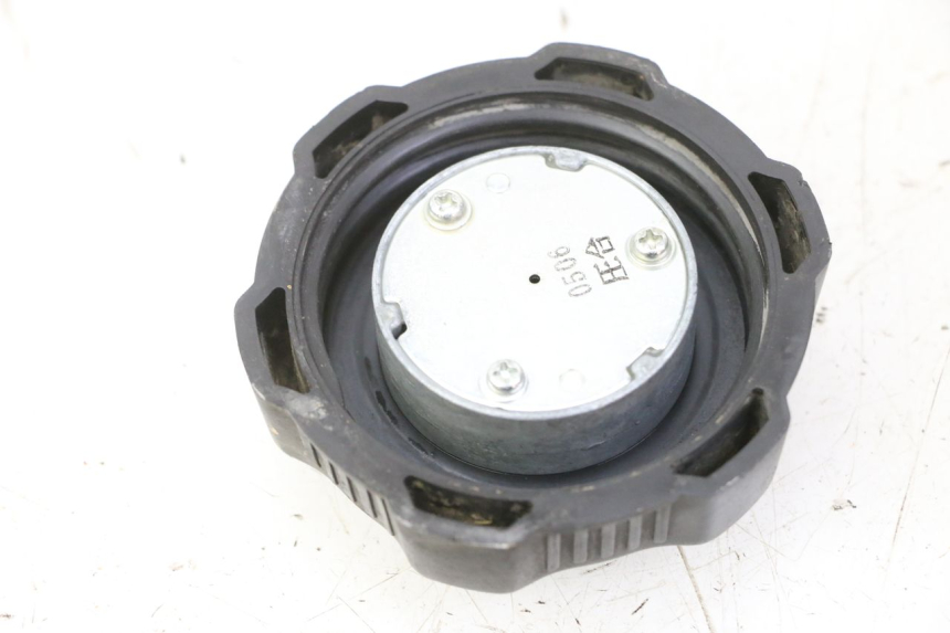 photo de KOREK ZBIORNIKA PALIWA YAMAHA YFM R RAPTOR 250 (2008 - 2014) - Zoom stanu zużycia