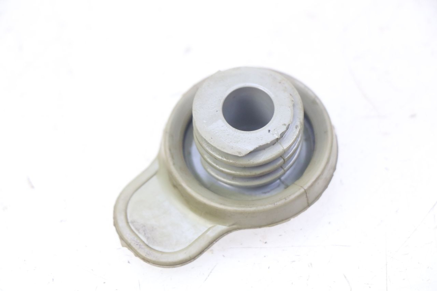 photo de KOREK ZBIORNIKA OLEJU YAMAHA BW'S NAKED 50 (2008 - 2019) - Szczegół części