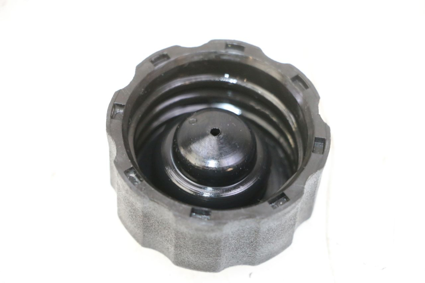 photo de KOREK ZBIORNIKA OLEJU PEUGEOT ELYSTAR 50 (2002 - 2014) - Szczegół części