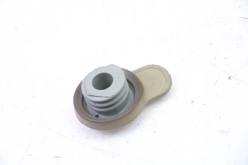 photo de KOREK ZBIORNIKA OLEJU YAMAHA JOG R 50 (2004 - 2014) - Zoom stanu zużycia