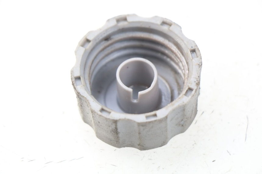 photo de KOREK ZBIORNIKA OLEJU HONDA SJ BALI 50 (1996 - 1999) - Szczegół części