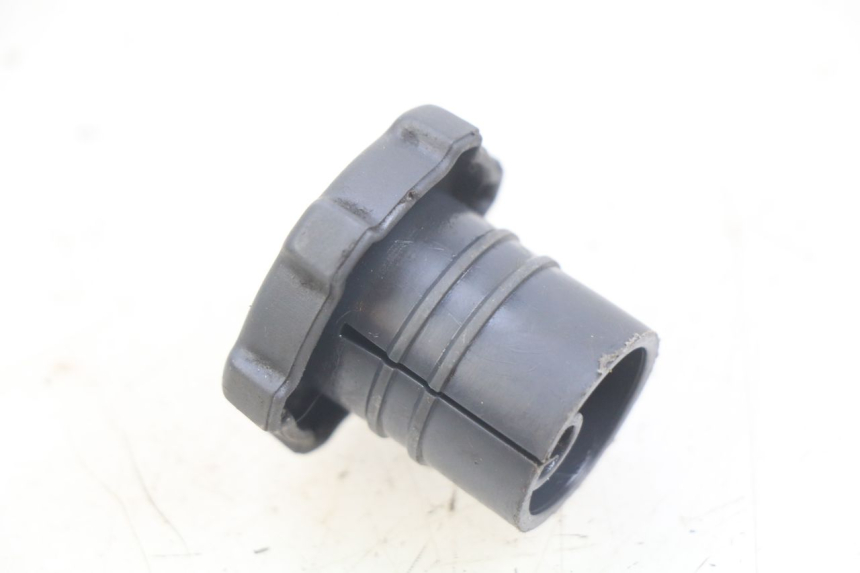 photo de KOREK ZBIORNIKA OLEJU PIAGGIO VESPA S 2T 50 (2007 - 2014) - Zoom stanu zużycia