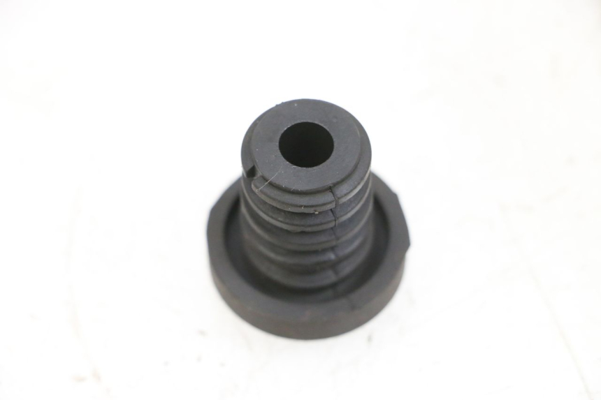 photo de KOREK ZBIORNIKA WYRÓWNAWCZEGO SUZUKI BURGMAN 650 (2013 - 2020) - Szczegół części