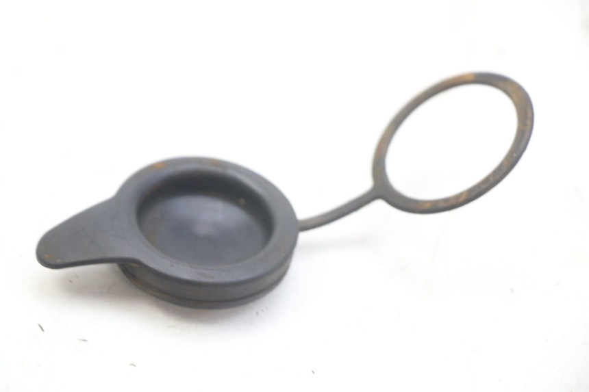 photo de KOREK ZBIORNIKA WYRÓWNAWCZEGO HONDA FES PANTHEON 2T 125 (1998 - 2002) - Szczegół części