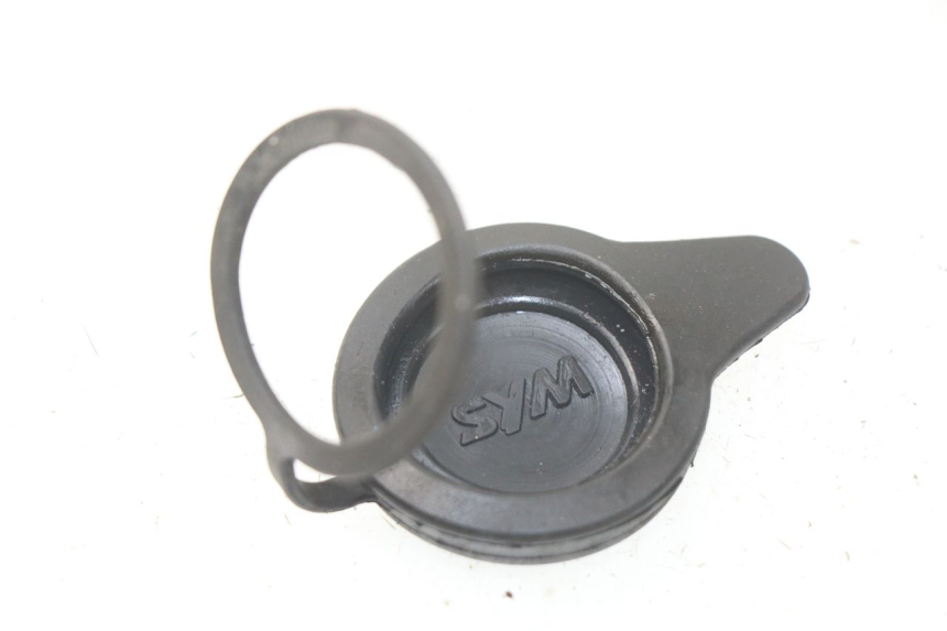 photo de KOREK ZBIORNIKA WYRÓWNAWCZEGO SYM GTS EFI ABS 125 (2012 - 2016) - Szczegół części