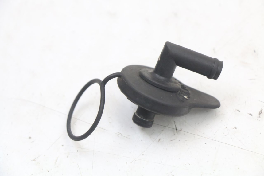 photo de KOREK ZBIORNIKA WYRÓWNAWCZEGO HONDA CBR F 1000 (1993 - 1996) - Zoom stanu zużycia