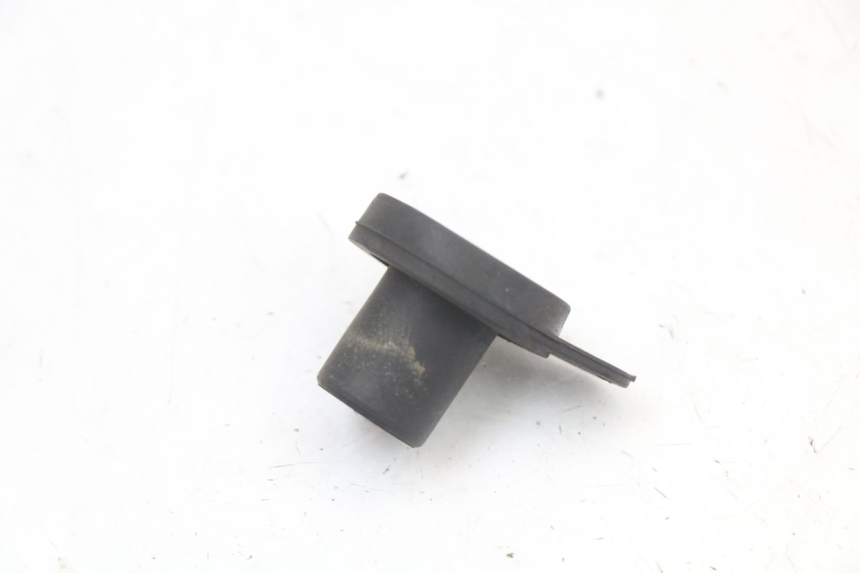 photo de KOREK ZBIORNIKA WYRÓWNAWCZEGO HONDA FES S-WING SWING 125 (2007 - 2015) - Szczegół części