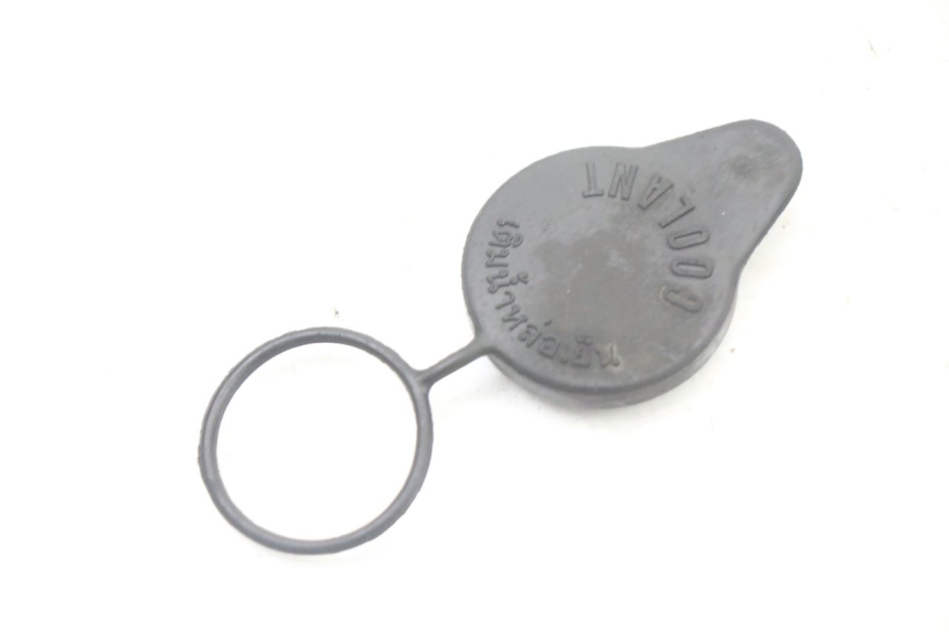 photo de KOREK ZBIORNIKA WYRÓWNAWCZEGO HONDA PCX (JF57/JF64) 125 (2014 - 2018) - Szczegół części