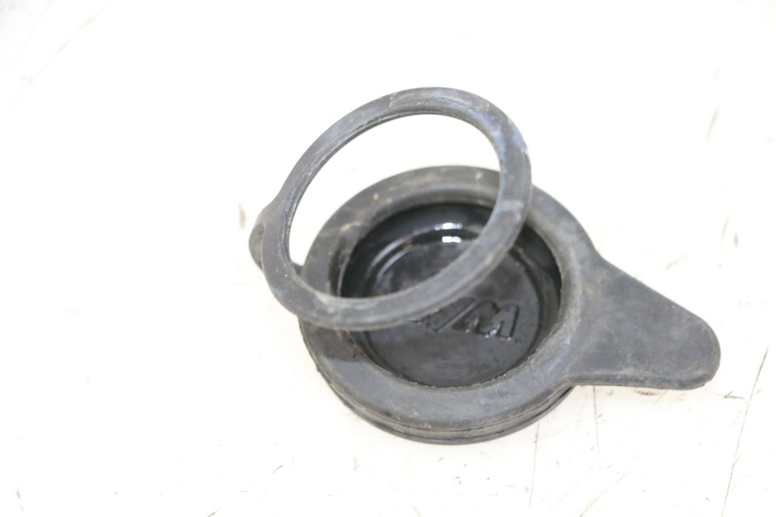 photo de KOREK ZBIORNIKA WYRÓWNAWCZEGO SYM JOYMAX 125 (2010 - 2017) - Szczegół części