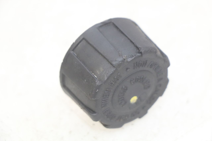 photo de KOREK ZBIORNIKA WYRÓWNAWCZEGO PIAGGIO MP3 LT 400 (2007 - 2012) - Szczegół części