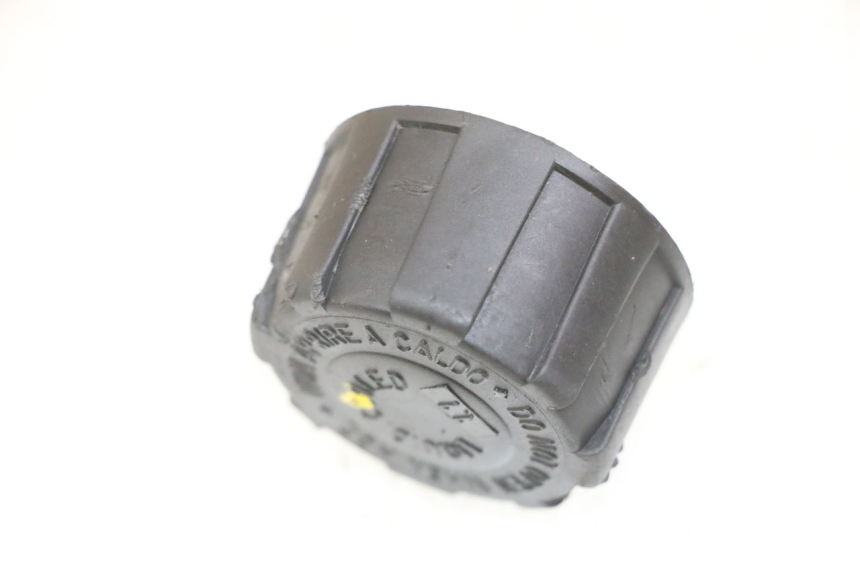 photo de KOREK ZBIORNIKA WYRÓWNAWCZEGO PIAGGIO MP3 LT 300 (2010 - 2016) - Zoom stanu zużycia