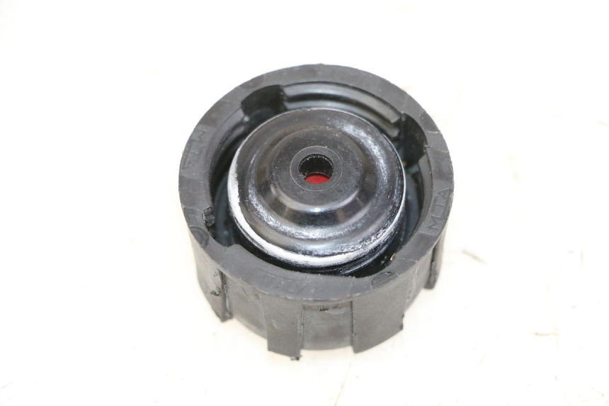 photo de KOREK ZBIORNIKA WYRÓWNAWCZEGO PIAGGIO MP3 500 (2014 - 2017) - Zoom stanu zużycia