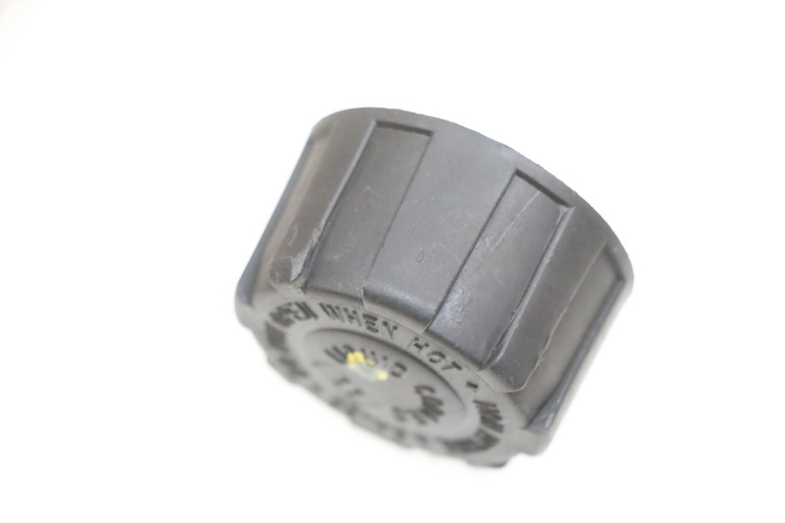 photo de KOREK ZBIORNIKA WYRÓWNAWCZEGO PIAGGIO MP3 500 (2016 - 2018) - Zoom stanu zużycia