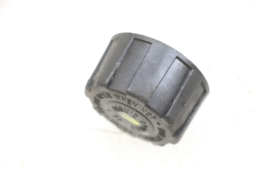 photo de KOREK ZBIORNIKA WYRÓWNAWCZEGO PIAGGIO MP3 RL 250 (2006 - 2010) - Zoom stanu zużycia