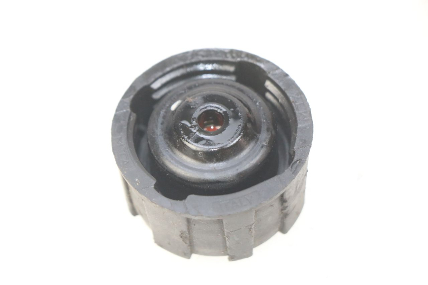 photo de KOREK ZBIORNIKA WYRÓWNAWCZEGO GILERA NEXUS 125 (2009 - 2013) - Zoom stanu zużycia