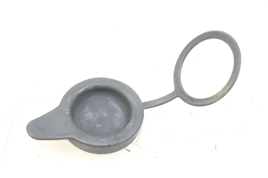 photo de KOREK ZBIORNIKA WYRÓWNAWCZEGO HONDA NHX LEAD 110 (2008 - 2010) - Szczegół części