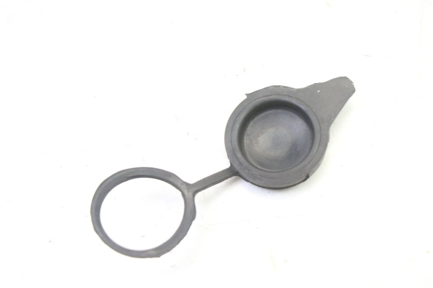 photo de KOREK ZBIORNIKA WYRÓWNAWCZEGO HONDA NTV DEAUVILLE 650 (2001 - 2006) - Zoom stanu zużycia