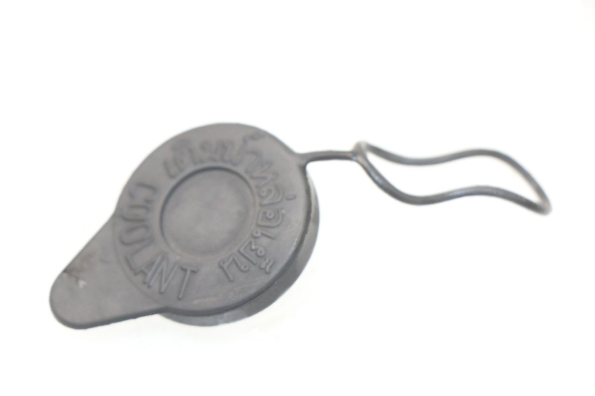 photo de KOREK ZBIORNIKA WYRÓWNAWCZEGO HONDA PCX (JF47) 125 (2012 - 2013) - Widok główny