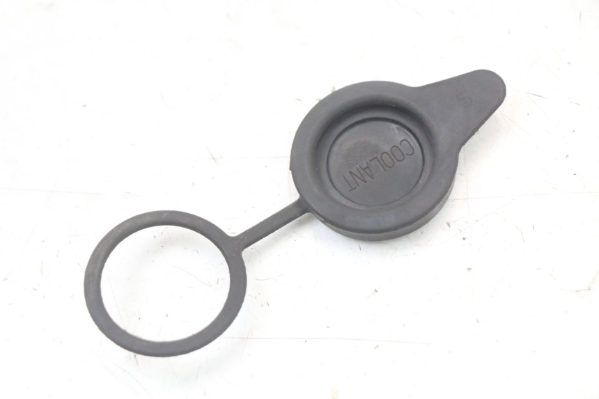 photo de KOREK ZBIORNIKA WYRÓWNAWCZEGO PEUGEOT BELVILLE 125 (2017 - 2021) - Inny kąt widzenia