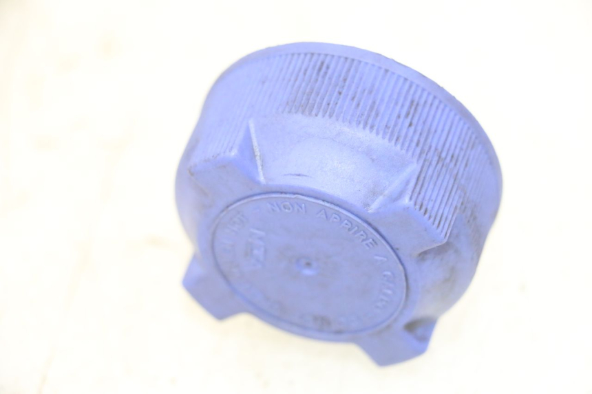 photo de KOREK ZBIORNIKA WYRÓWNAWCZEGO PEUGEOT SATELIS 125 (2013 - 2018) - Zoom stanu zużycia