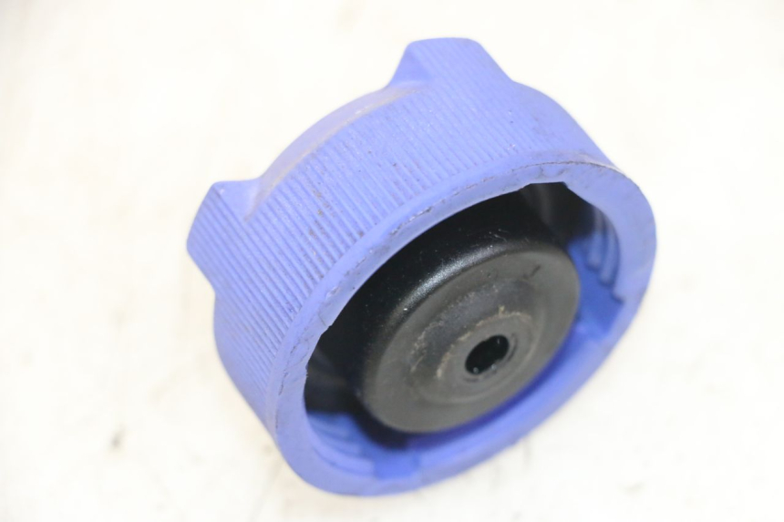 photo de KOREK ZBIORNIKA WYRÓWNAWCZEGO PEUGEOT SATELIS 125 (2013 - 2018) - Zoom stanu zużycia