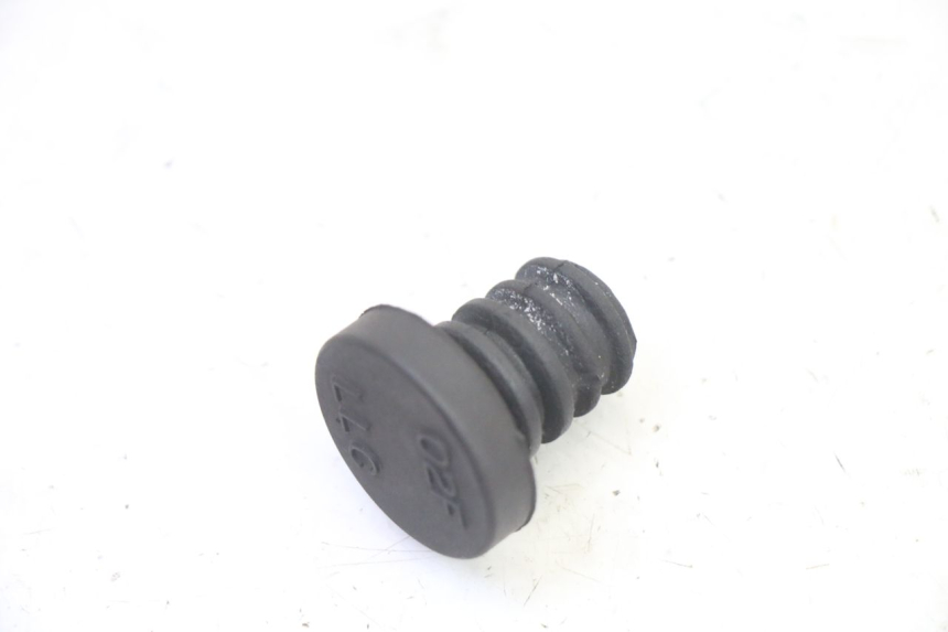 photo de KOREK ZBIORNIKA WYRÓWNAWCZEGO SUZUKI SV S 650 (2003 - 2009) - Zoom stanu zużycia