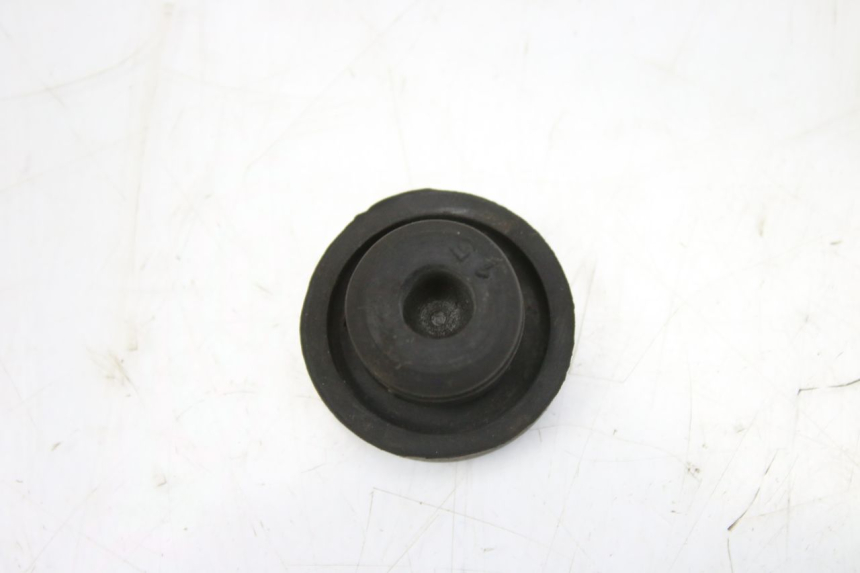 photo de KOREK ZBIORNIKA WYRÓWNAWCZEGO SUZUKI UH BURGMAN 125 (2002 - 2006) - Inny kąt widzenia