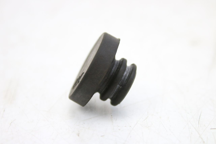 photo de KOREK ZBIORNIKA WYRÓWNAWCZEGO SUZUKI UH BURGMAN 125 (2002 - 2006) - Zbliżenie techniczne