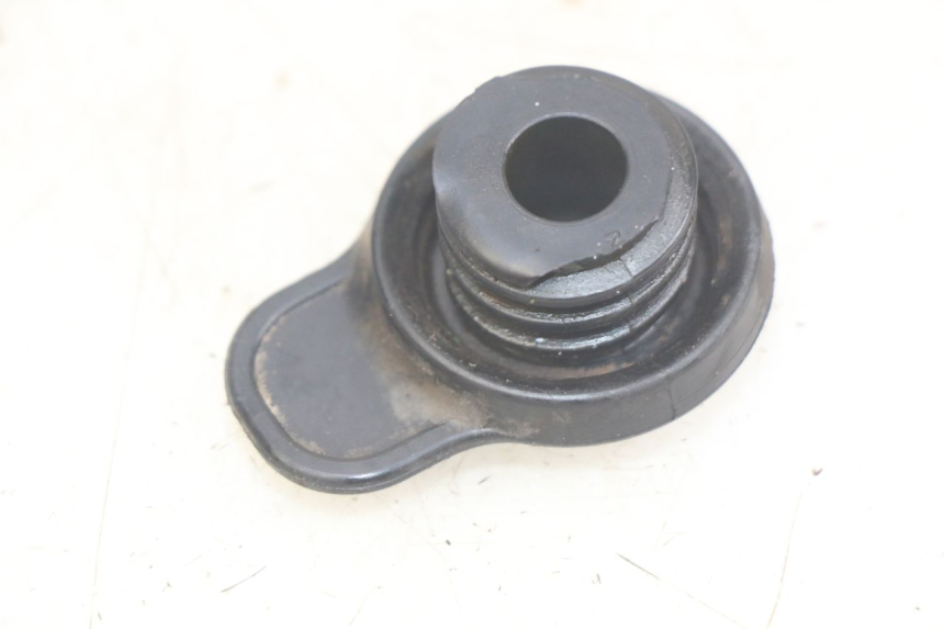 photo de KOREK ZBIORNIKA WYRÓWNAWCZEGO YAMAHA XMAX X-MAX 125 (2006 - 2009) - Szczegół części