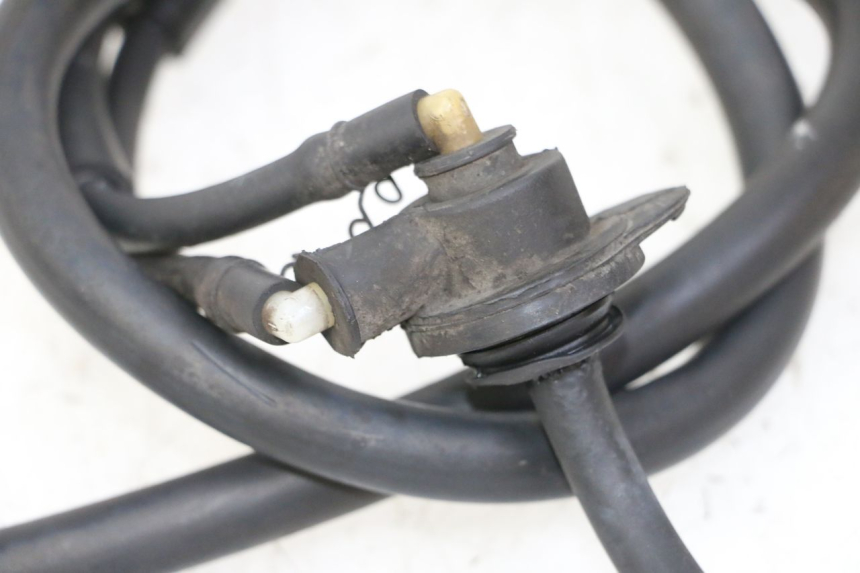 photo de KOREK ZBIORNIKA WYRÓWNAWCZEGO YAMAHA XJ6 ABS 600 (2008 - 2016) - Zbliżenie techniczne