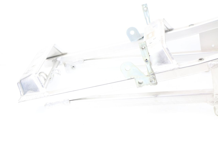 photo de RAMKA TYLNA RAMY HONDA CBR 919 RR FIREBLADE 900 (1998 - 1999) - Zbliżenie techniczne