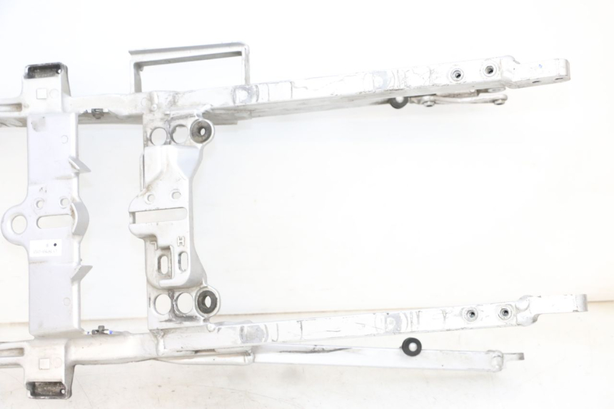 photo de RAMKA TYLNA RAMY YAMAHA FJR ABS 1300 (2006 - 2012) - Szczegóły charakterystyczne