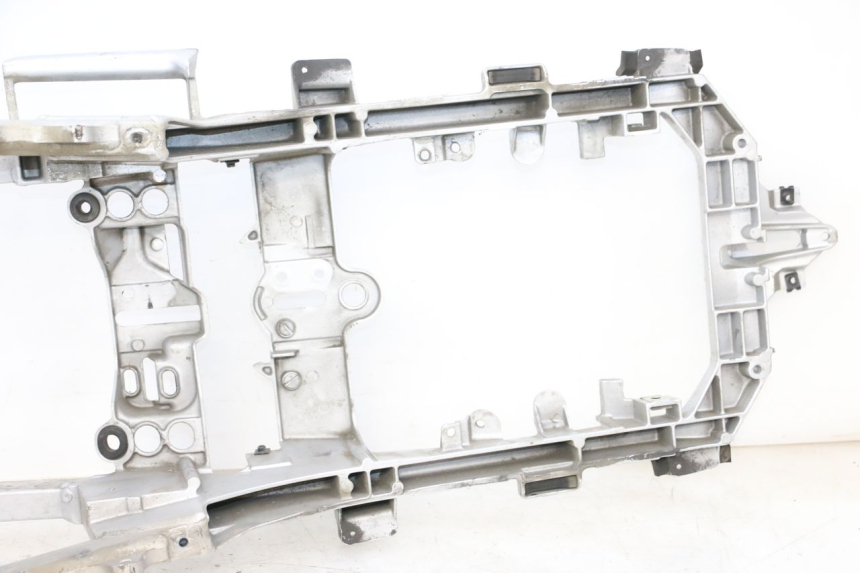 photo de RAMKA TYLNA RAMY YAMAHA FJR ABS 1300 (2006 - 2012) - Zbliżenie techniczne