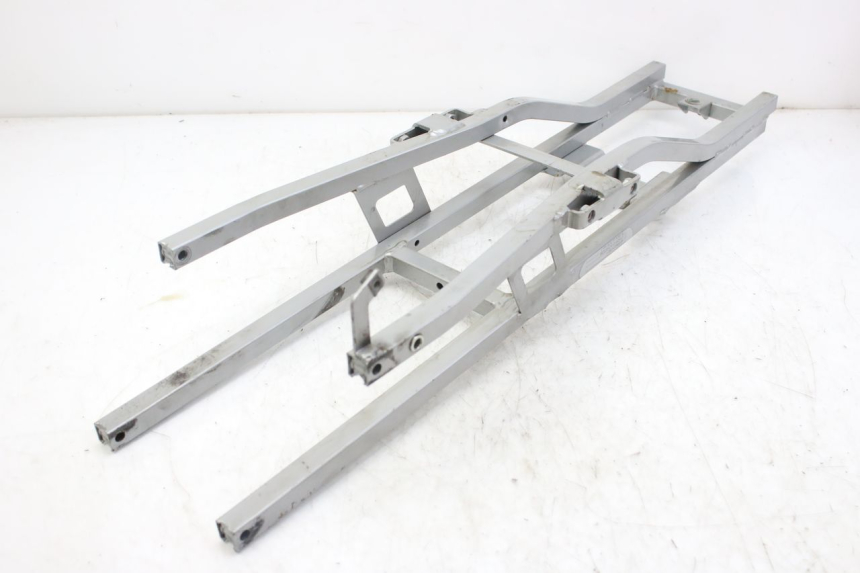 photo de RAMKA TYLNA RAMY DERBI GPR 50 (2004 - 2009) - Punkty mocowania