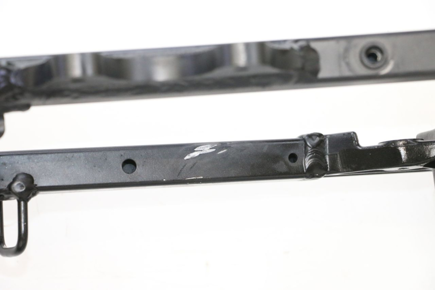 photo de RAMKA TYLNA RAMY SUZUKI GSXR GSX-R 1000 (2003 - 2004) - Zoom stanu zużycia