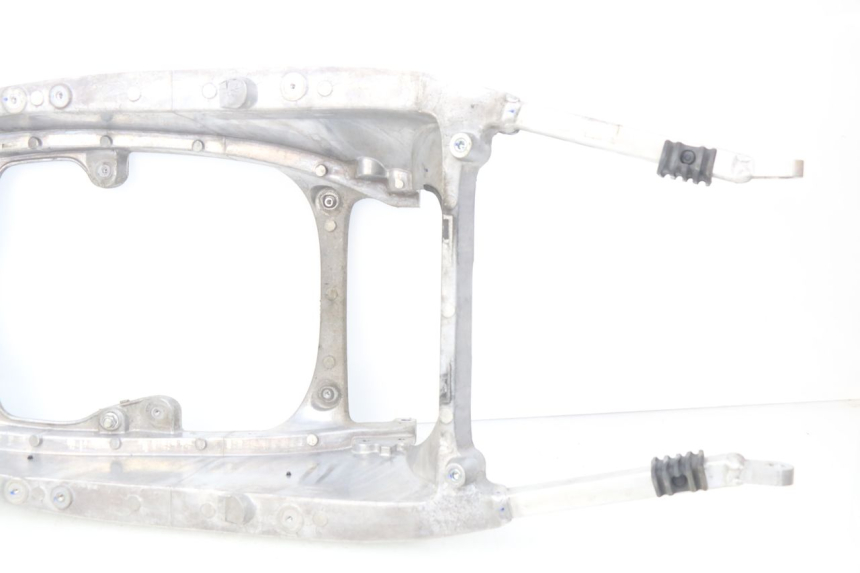 photo de RAMKA TYLNA RAMY YAMAHA XP T-MAX TMAX ABS 530 (2012 - 2015) - Zbliżenie techniczne