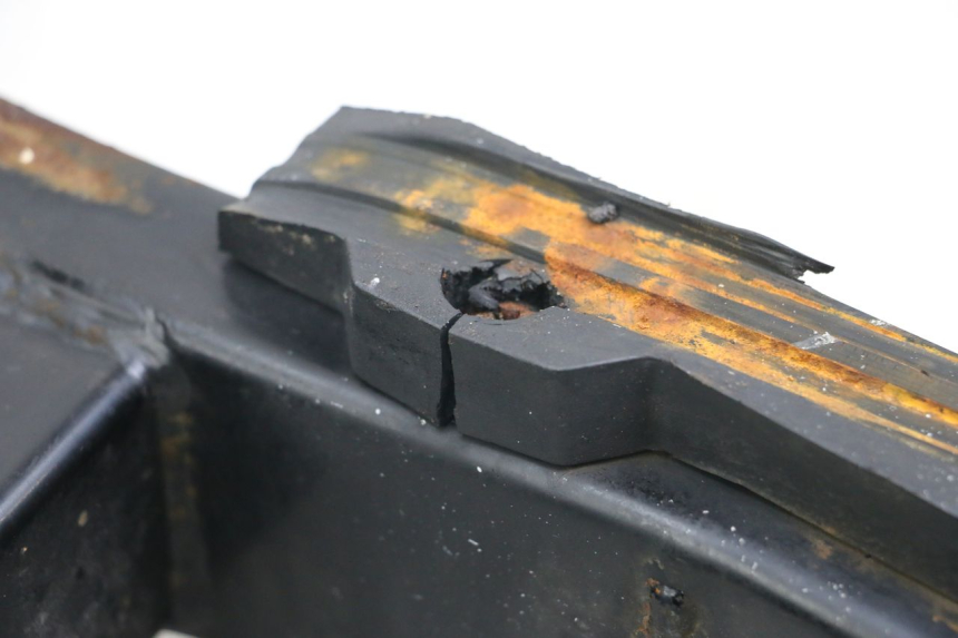 photo de wahacz tylnego zawieszenia HYOSUNG GV AQUILA 125 (2000 - 2009) - Szczegóły charakterystyczne