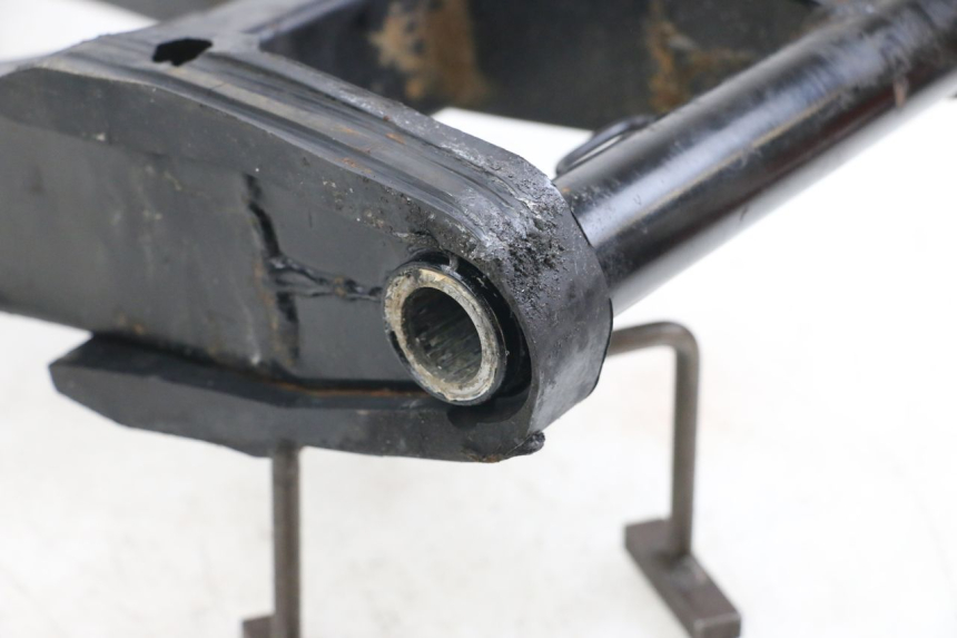 photo de wahacz tylnego zawieszenia HYOSUNG GV AQUILA 125 (2000 - 2009) - Zoom stanu zużycia