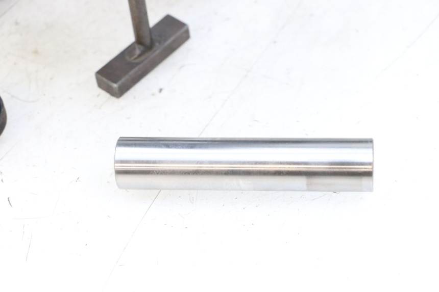 photo de wahacz tylnego zawieszenia HYOSUNG GV AQUILA 125 (2000 - 2009) - Widok ogólny