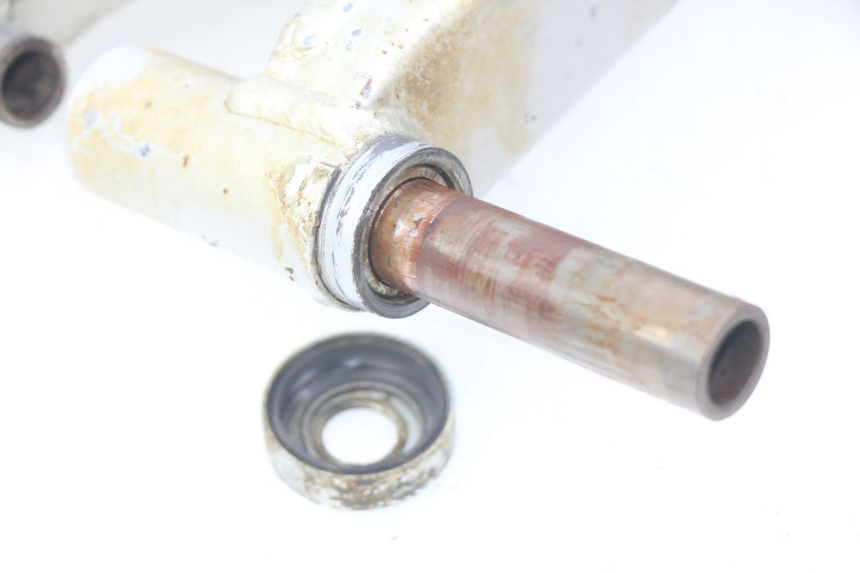 photo de wahacz tylnego zawieszenia YAMAHA BLASTER 200 (2003 - 2007) - Inny kąt widzenia