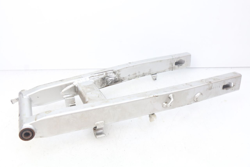 photo de wahacz tylnego zawieszenia HONDA CBR R 125 (2003 - 2006) - Zbliżenie techniczne