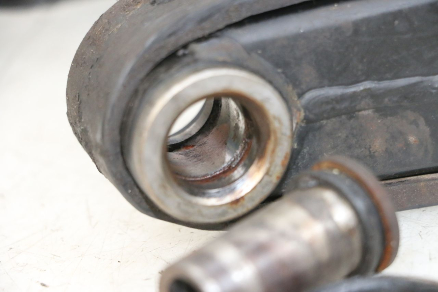 photo de Wahacz tylnego zawieszenia KSR CODE 125 (2018 - 2020) - Zoom stanu zużycia