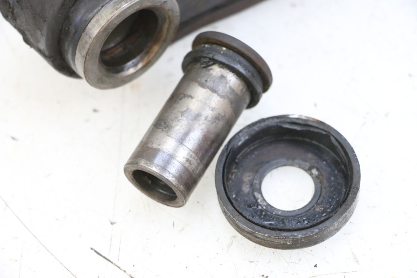 photo de Wahacz tylnego zawieszenia KSR CODE 125 (2018 - 2020) - Zbliżenie techniczne