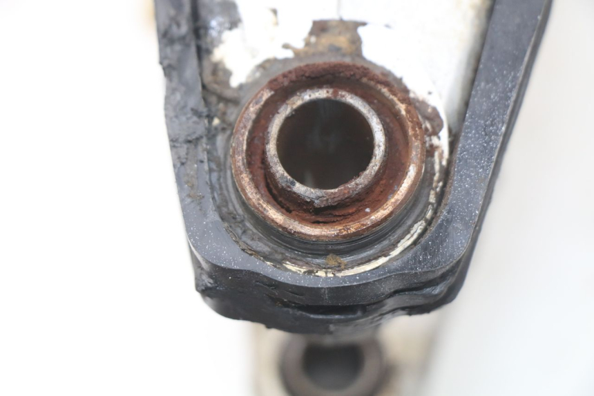photo de Wahacz tylnego zawieszenia HONDA CR 125 (1989 - 1991) - Inny kąt widzenia