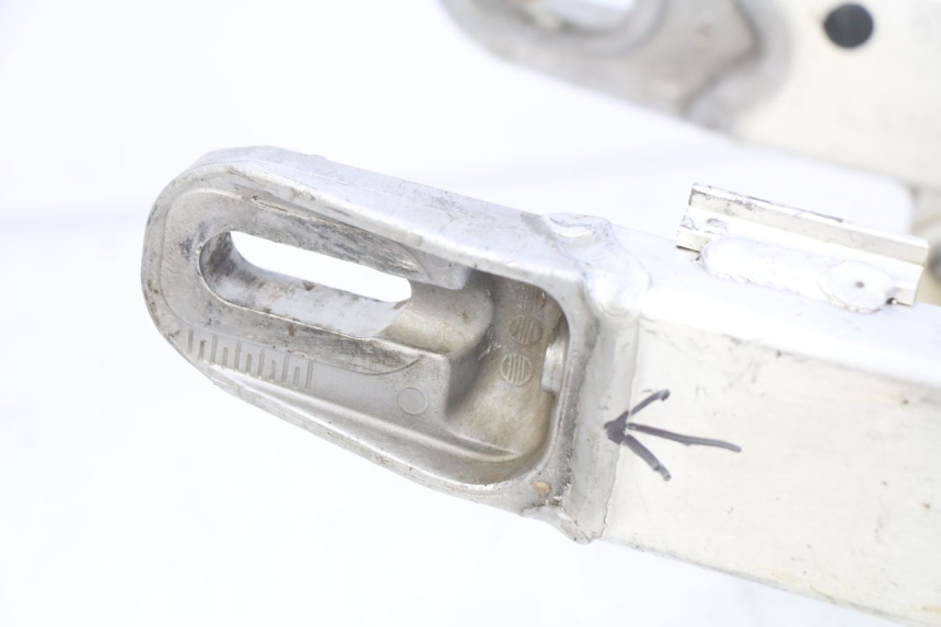 photo de wahacz tylni HONDA CR 80 (2001 - 2003) - Szczegóły charakterystyczne